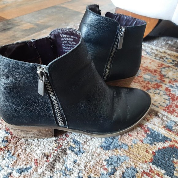 Black Kensie booties, size 6.5 - Picture 2 of 5